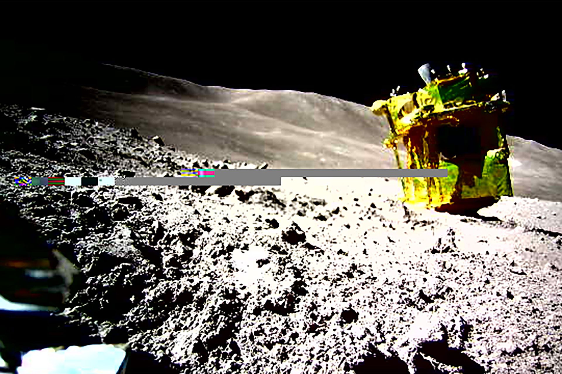 ماه‌نشین تاریخ‌ساز ژاپن به‌صورت وارونه روی ماه فرود آمده است - آژانس مدیا و مارکتینگ ردی استودیو